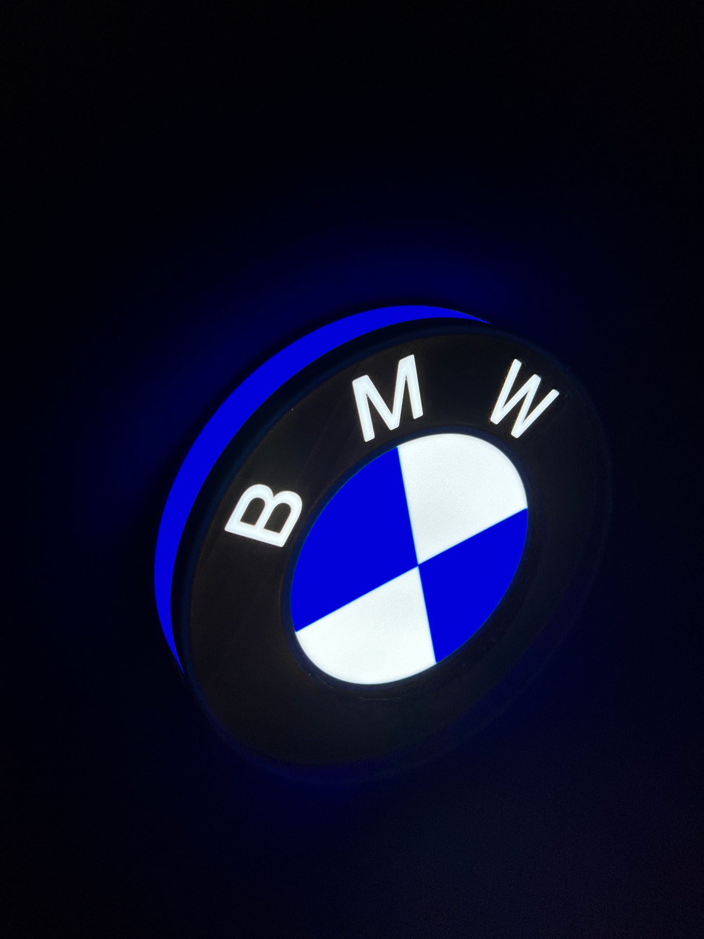Insegna luminosa BMW