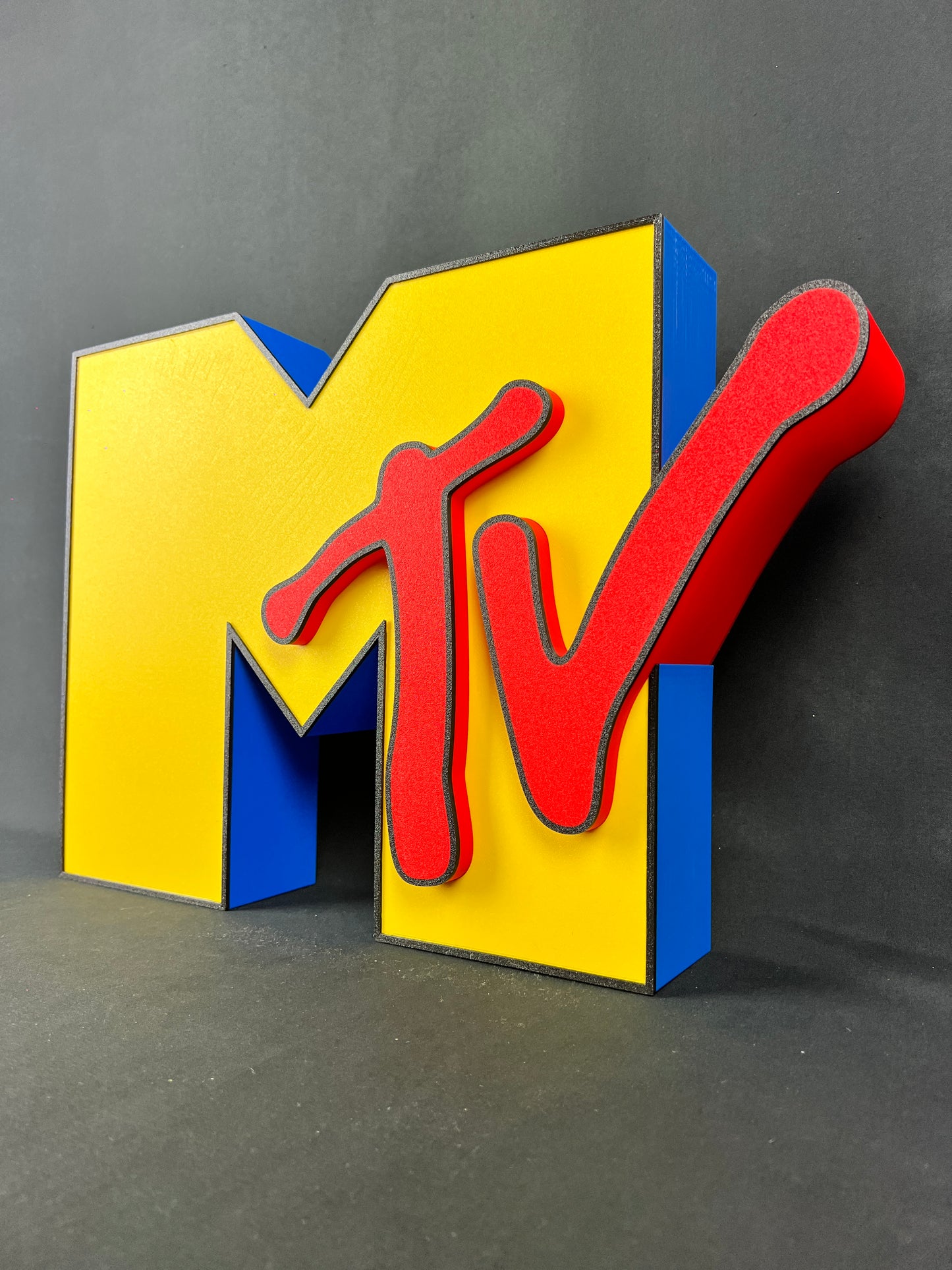 Insegna luminosa Mtv