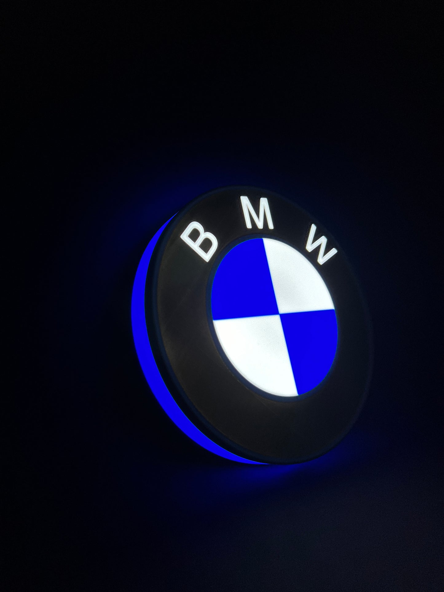 Insegna luminosa BMW