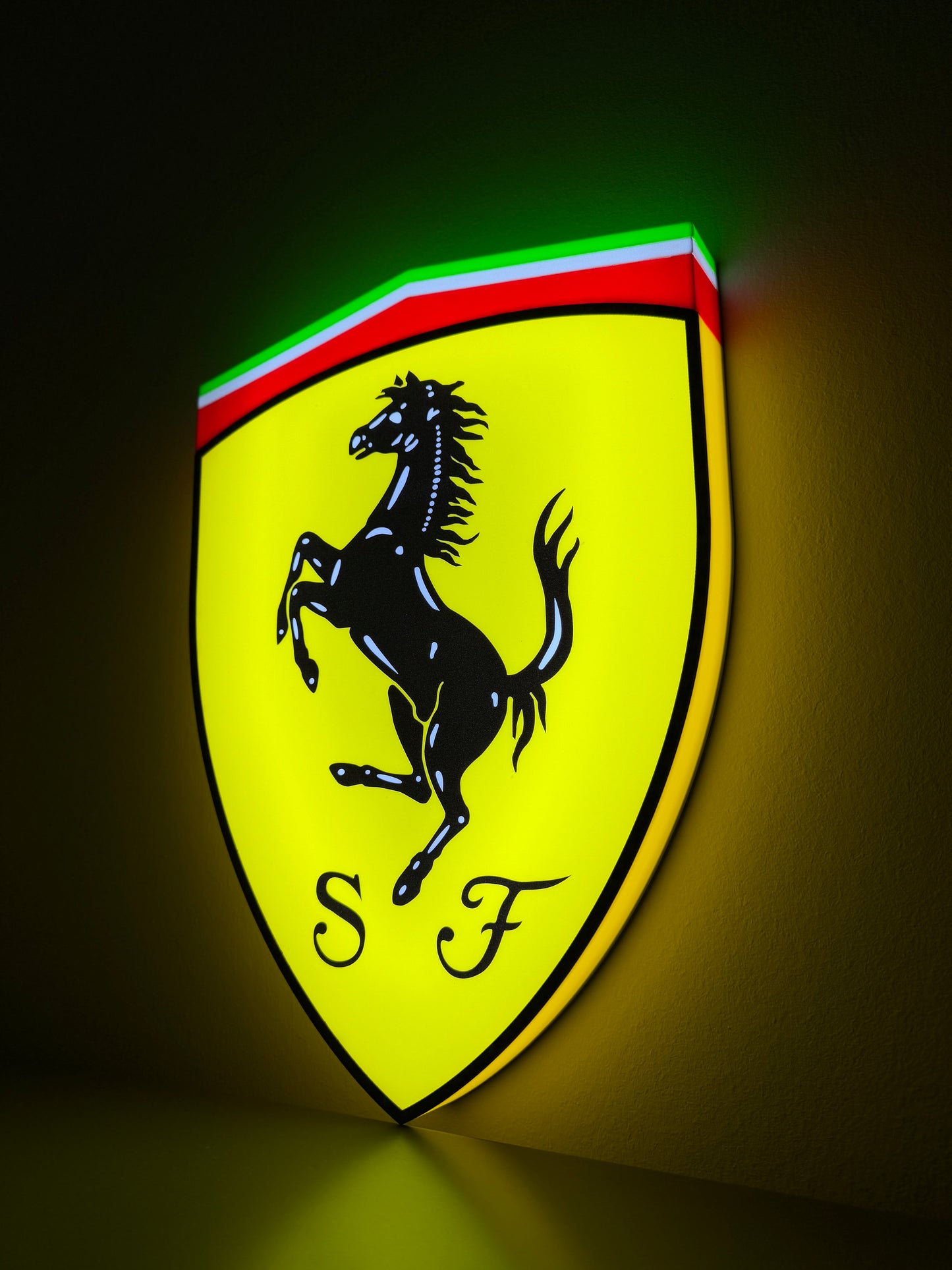 Insegna luminosa Ferrari scudetto