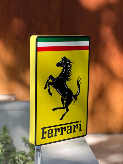 Insegna luminosa Ferrari
