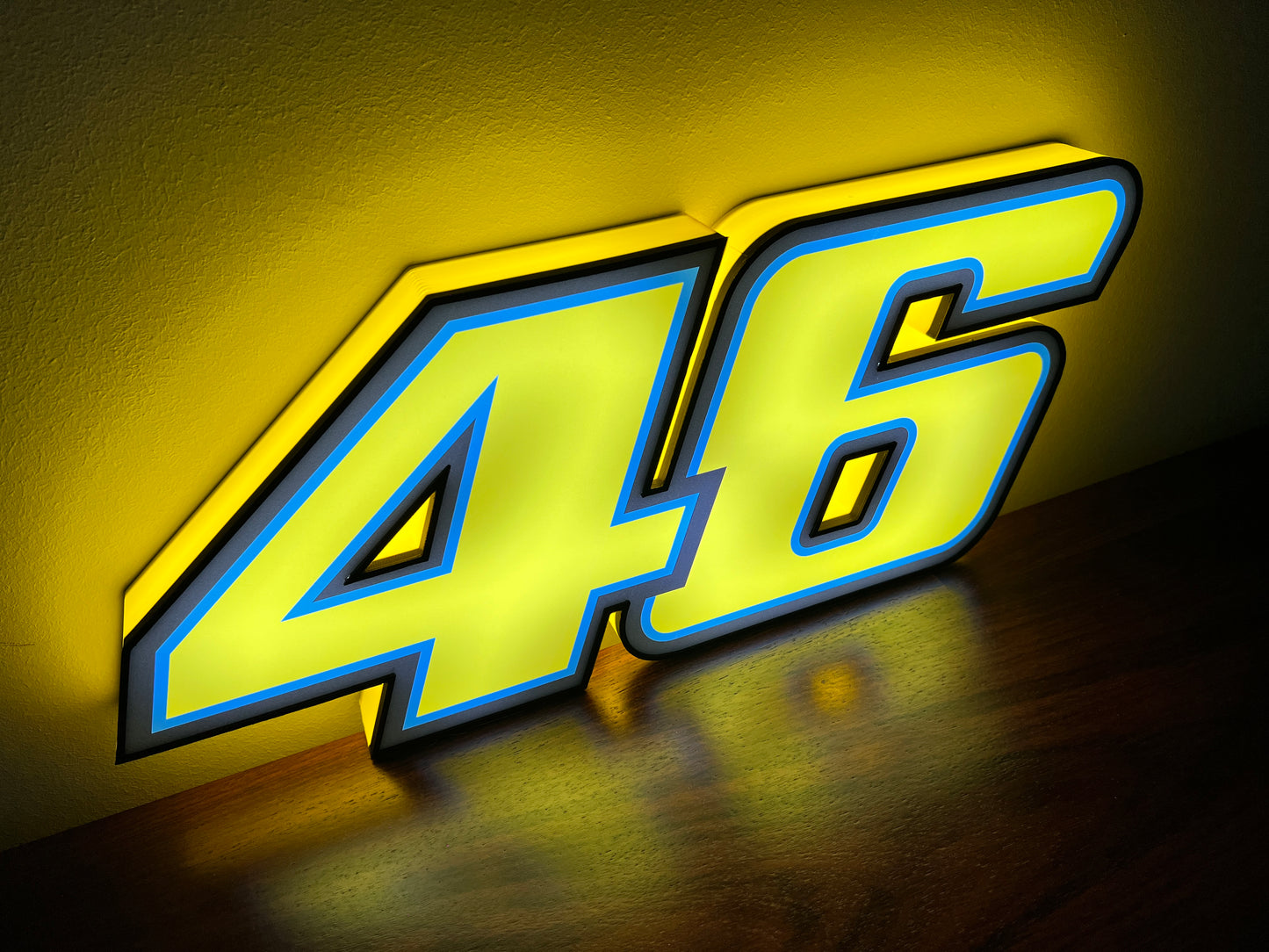 Insegna luminosa VR 46 Valentino Rossi